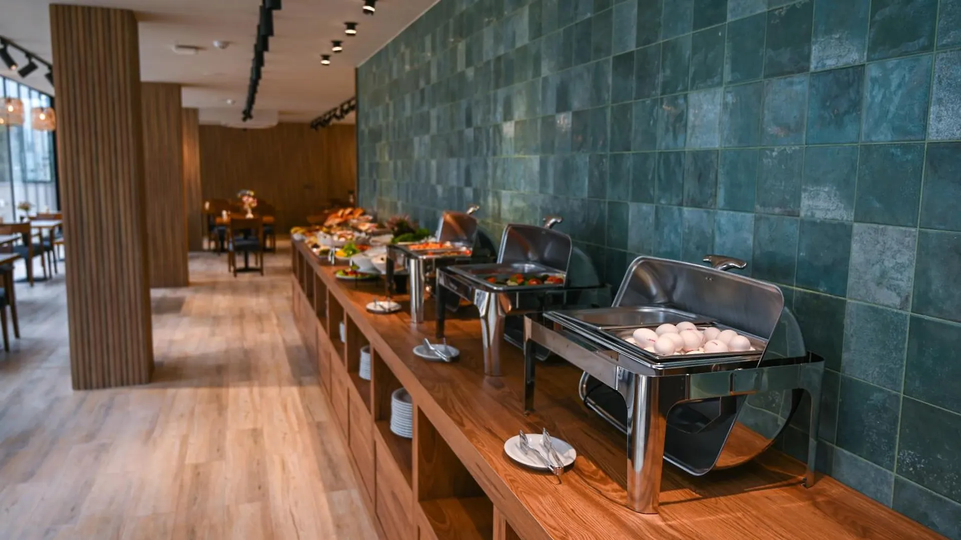 Landmark Hotel Batumi 4*,